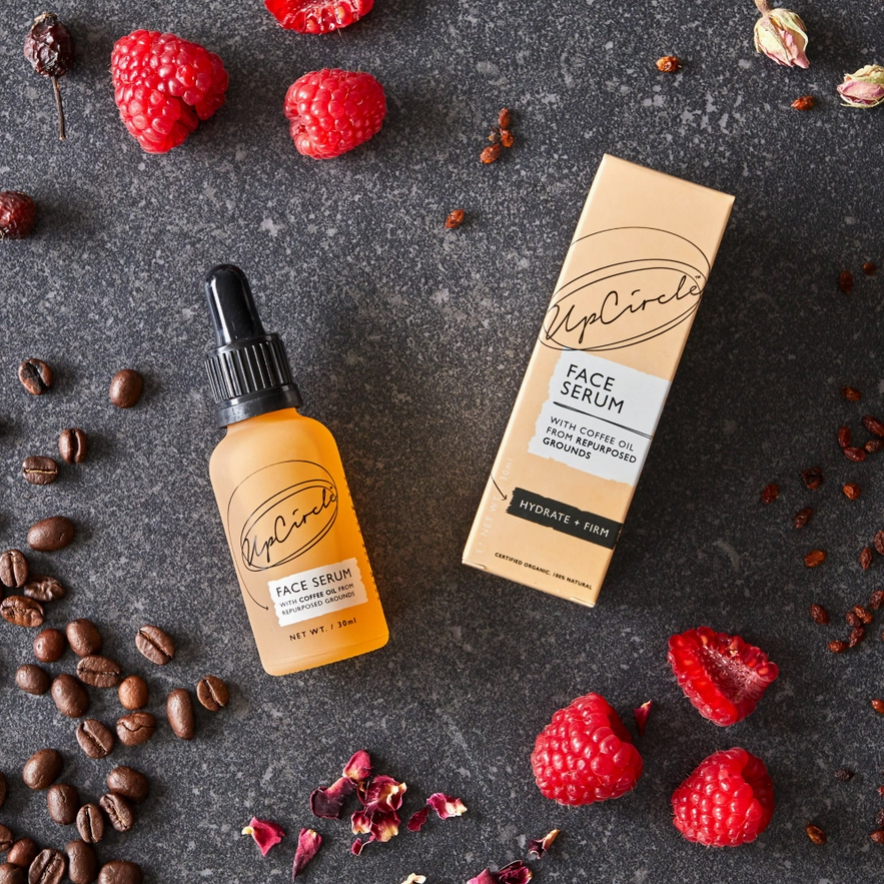 Serum facial orgánico con café y rosa mosqueta