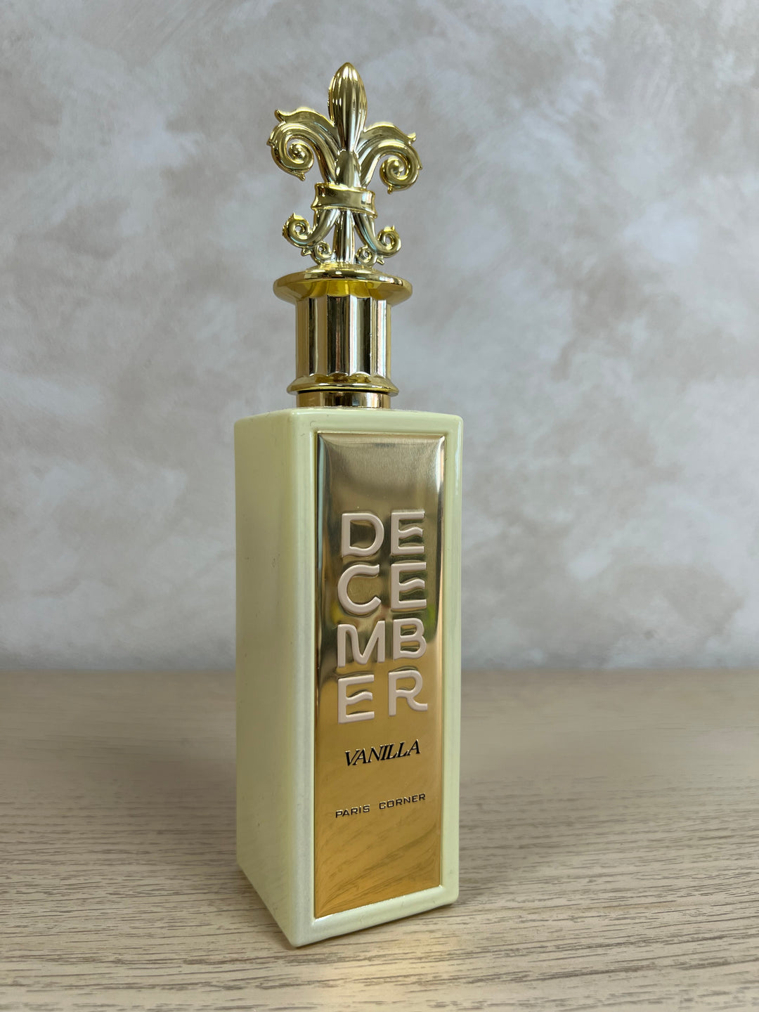 PARIS CORNER DECEMBER VANILLA