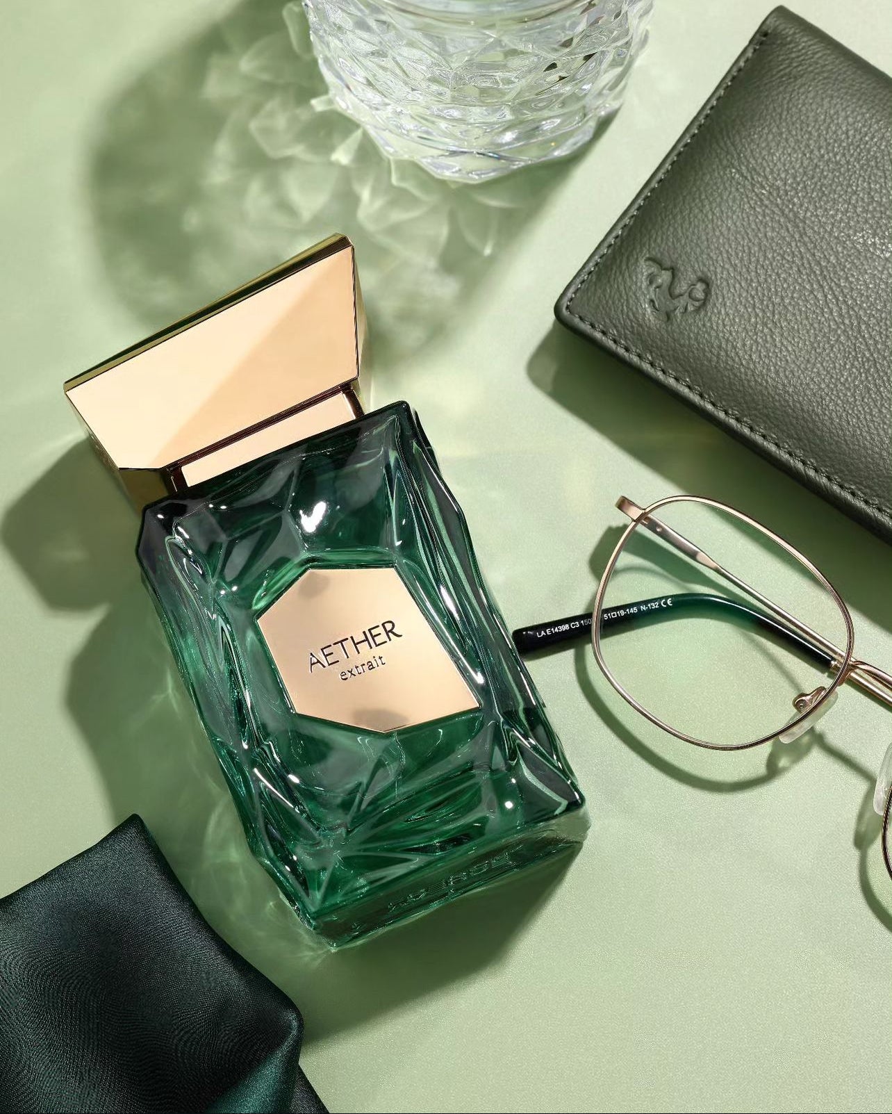 French Avenue Aether Extrait – SMELLA